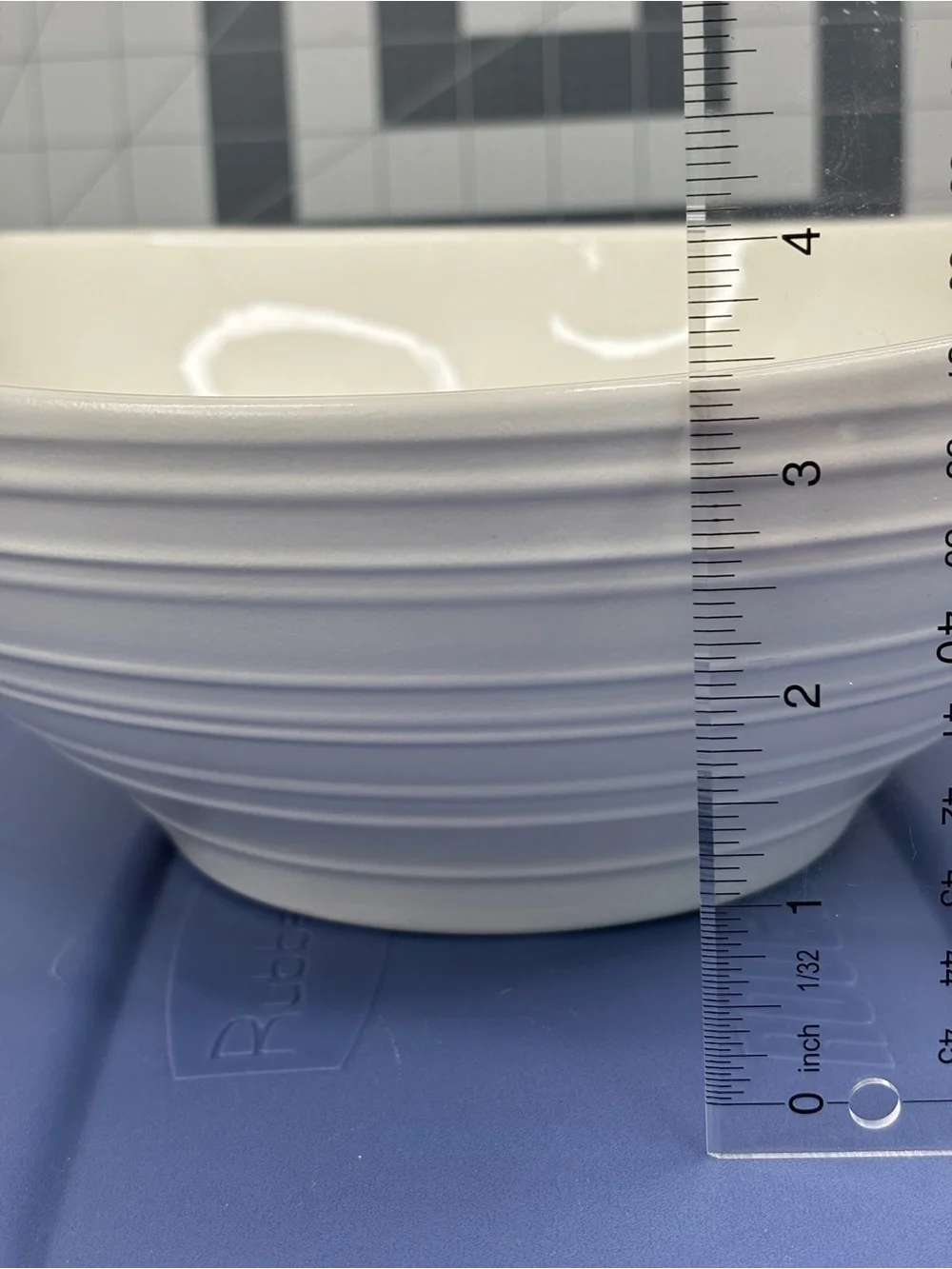 Mikasa Swirl White DJ100 Ceramic Serving Bowl‎